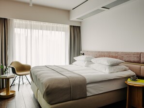 Dobbeltrom – classic (PLUS) | Sengetøy av topp kvalitet, safe på rommet og skrivebord