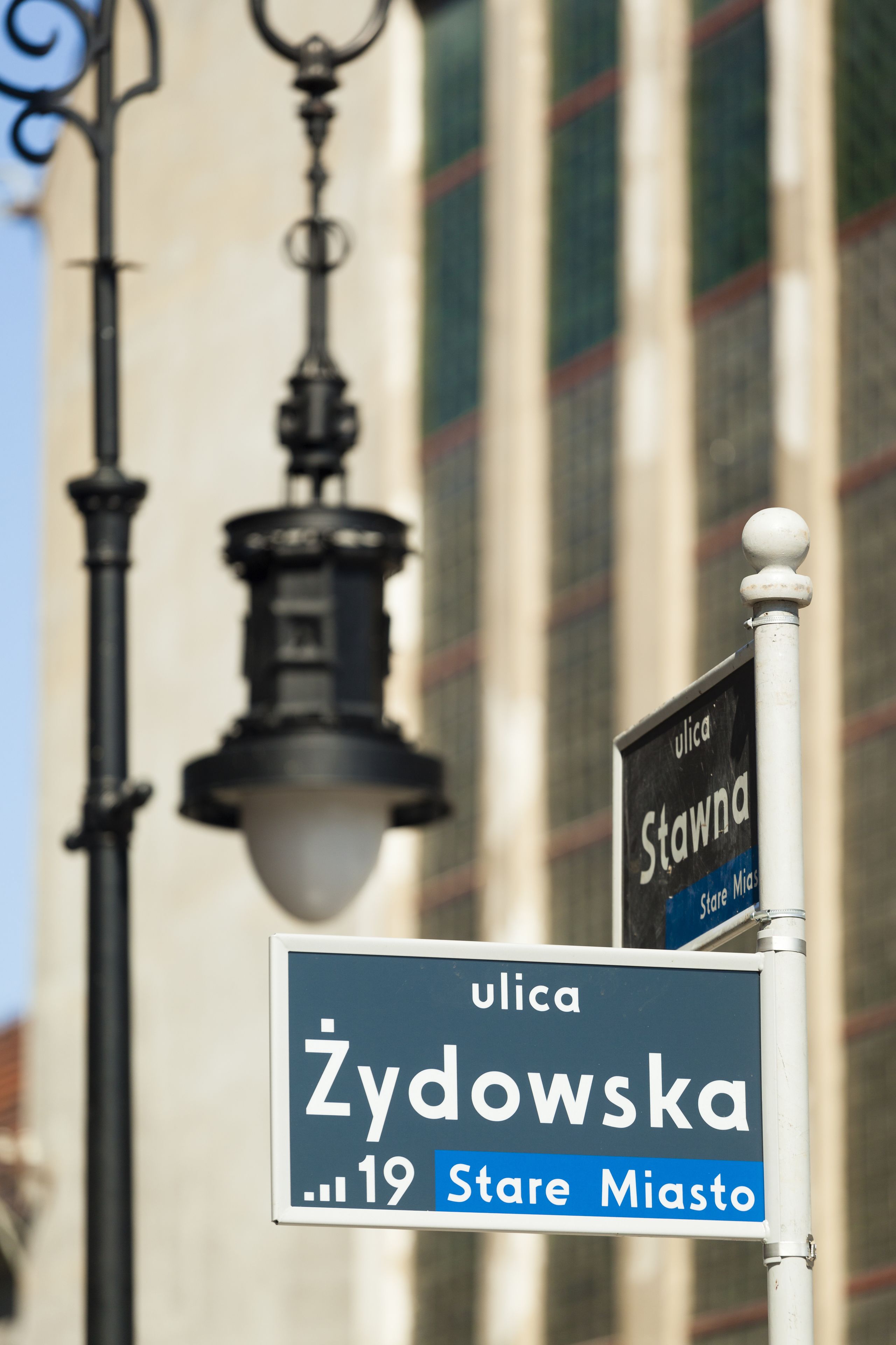 self-parking (surcharge) 100 per day