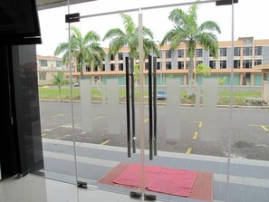 Pintu masuk interior
