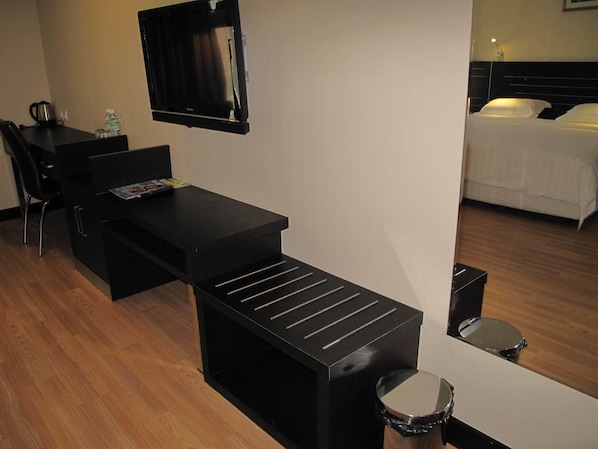 Unclassified image, 1 of 67, button - Labuk Hotel (Sandakan)