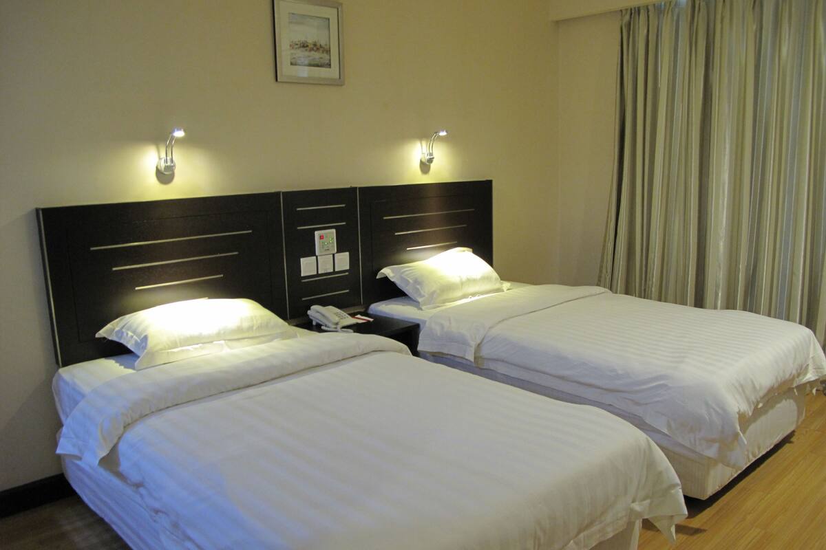 Deluxe Room | Peti besi dalam bilik, seterika/papan seterika, Wi-fi percuma 