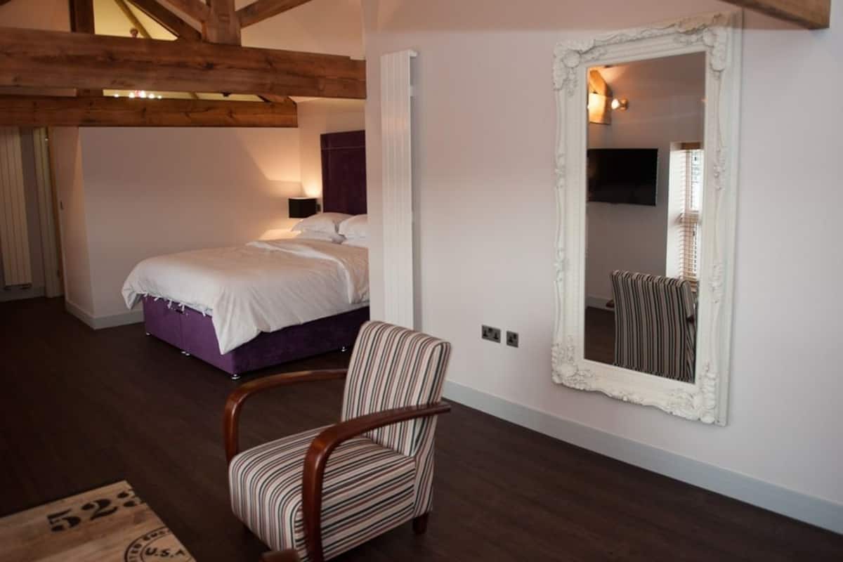 Chambre Triple Premium, salle de bains attenante (Room 14) | Chambres insonorisées, fer et planche à repasser, Wi-Fi gratuit