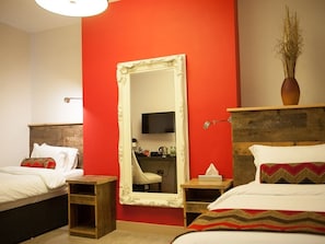 Chambre « Premier » avec lits jumeaux, salle de bains attenante (Room 6) | Chambres insonorisées, fer et planche à repasser, Wi-Fi gratuit
