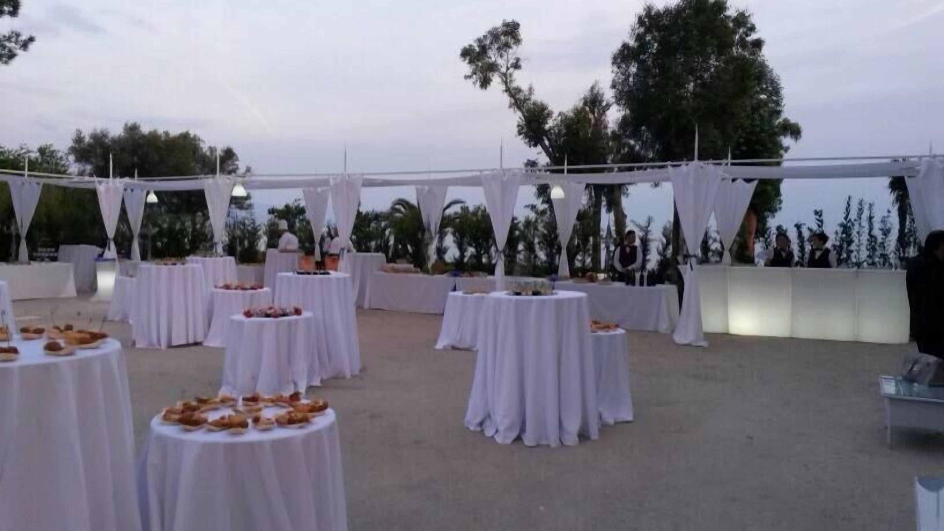 2 restaurants, breakfast, lunch, dinner served; mediterranean cuisine