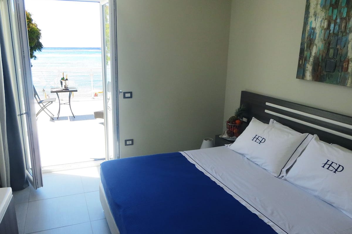 exclusive double room | hypo-allergenic bedding, minibar, in-room safe, free wifi