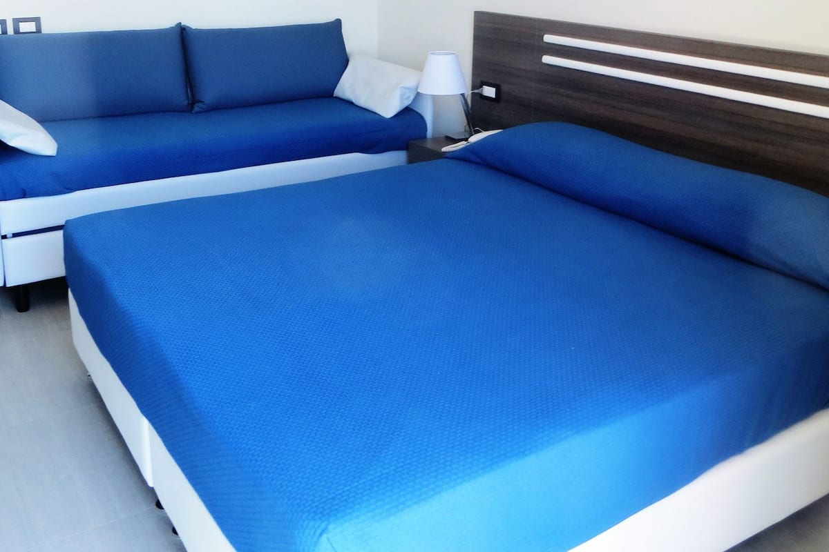 classic double room | hypo-allergenic bedding, minibar, in-room safe, free wifi