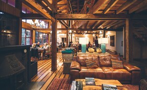 Sala de estar en el lobby