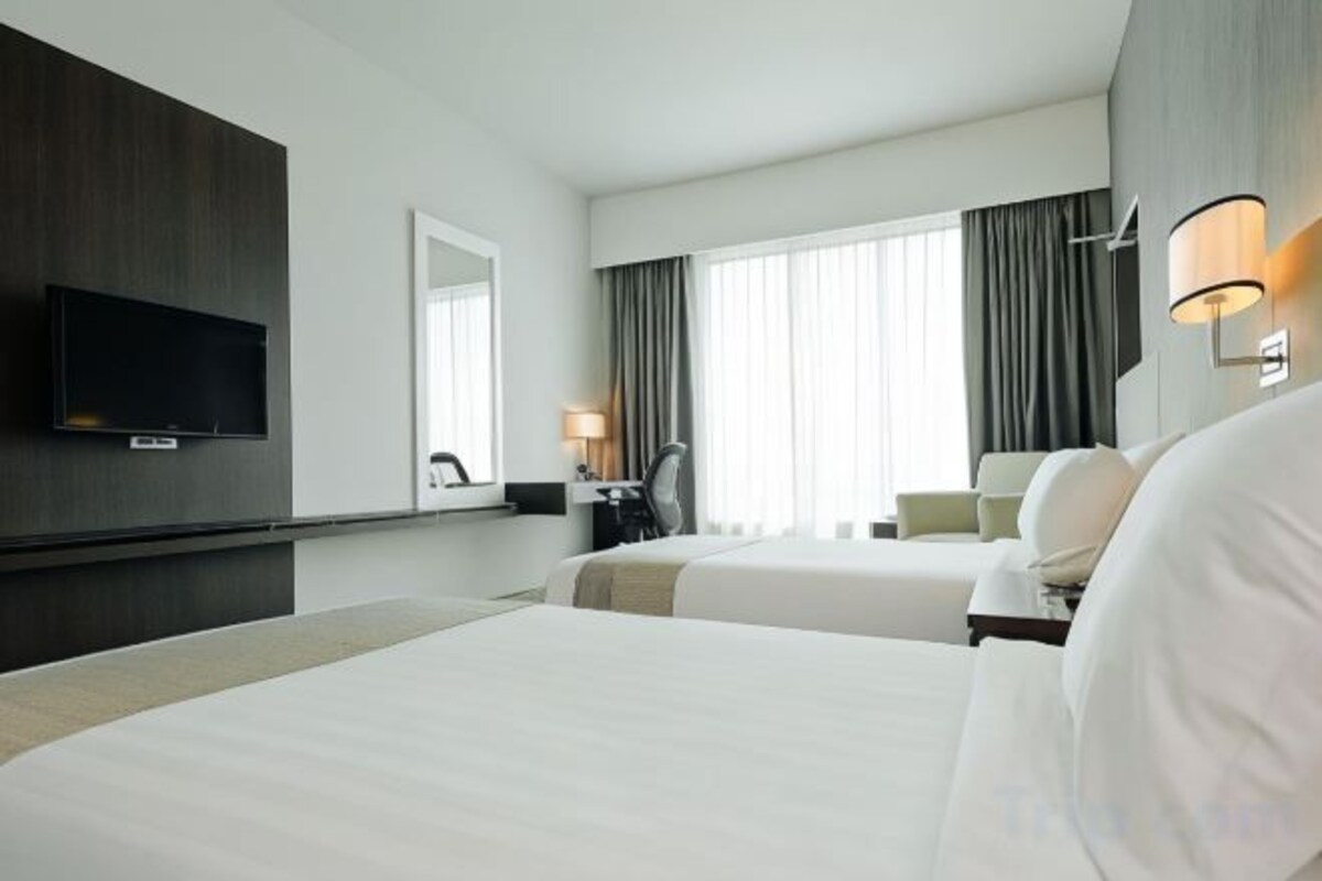 In-room safe, desk, soundproofing, iron/ironing board