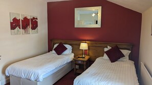 Standard Twin Room, Ensuite - Kings Arms (Boston)