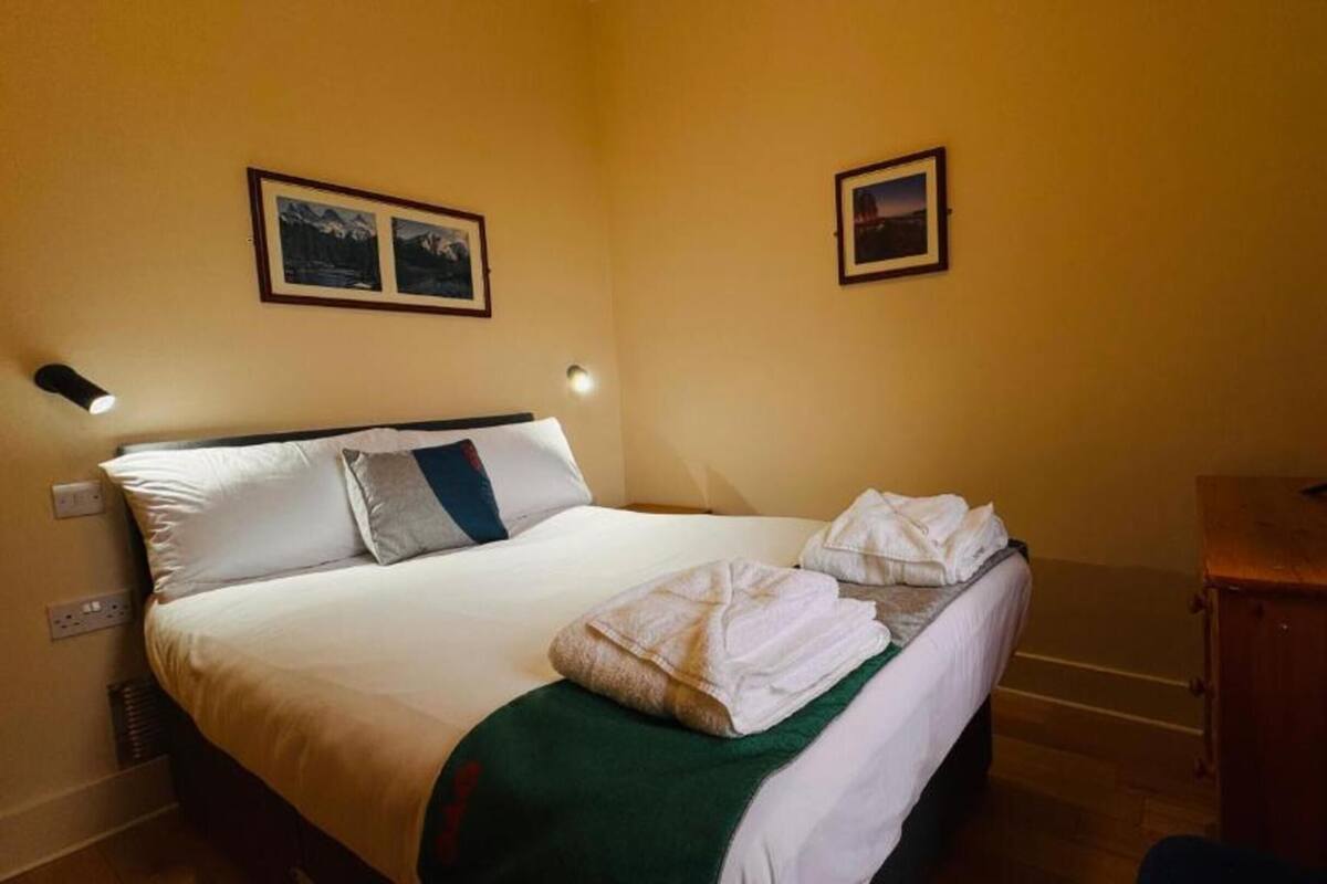 標準雙人房 | 書桌、熨斗/熨衫板、免費 Wi-Fi、床單