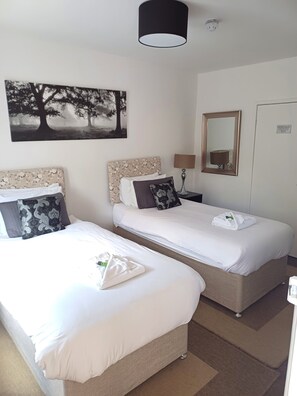 Decoración personalizada, muebles diferentes y escritorio