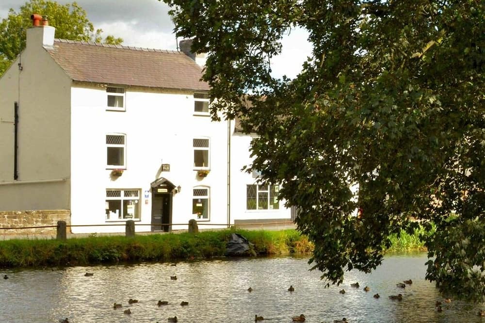 Fitzwarine House - Cockshutt