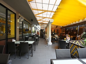 Daily cooked-to-order breakfast (THB 200 per person) - Malaysia Hotel Bangkok (Bangkok)