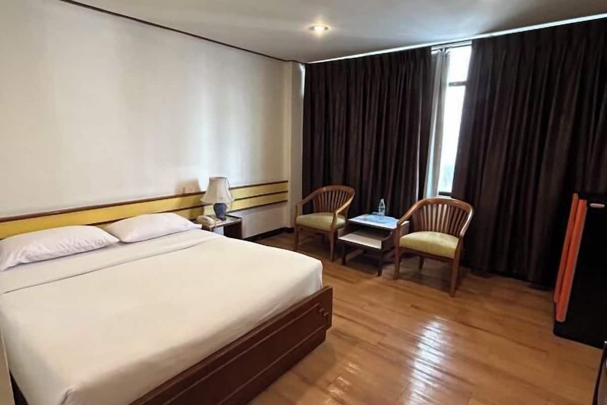 Escritorio, camas plegables/adicionales, wifi gratis y ropa de cama