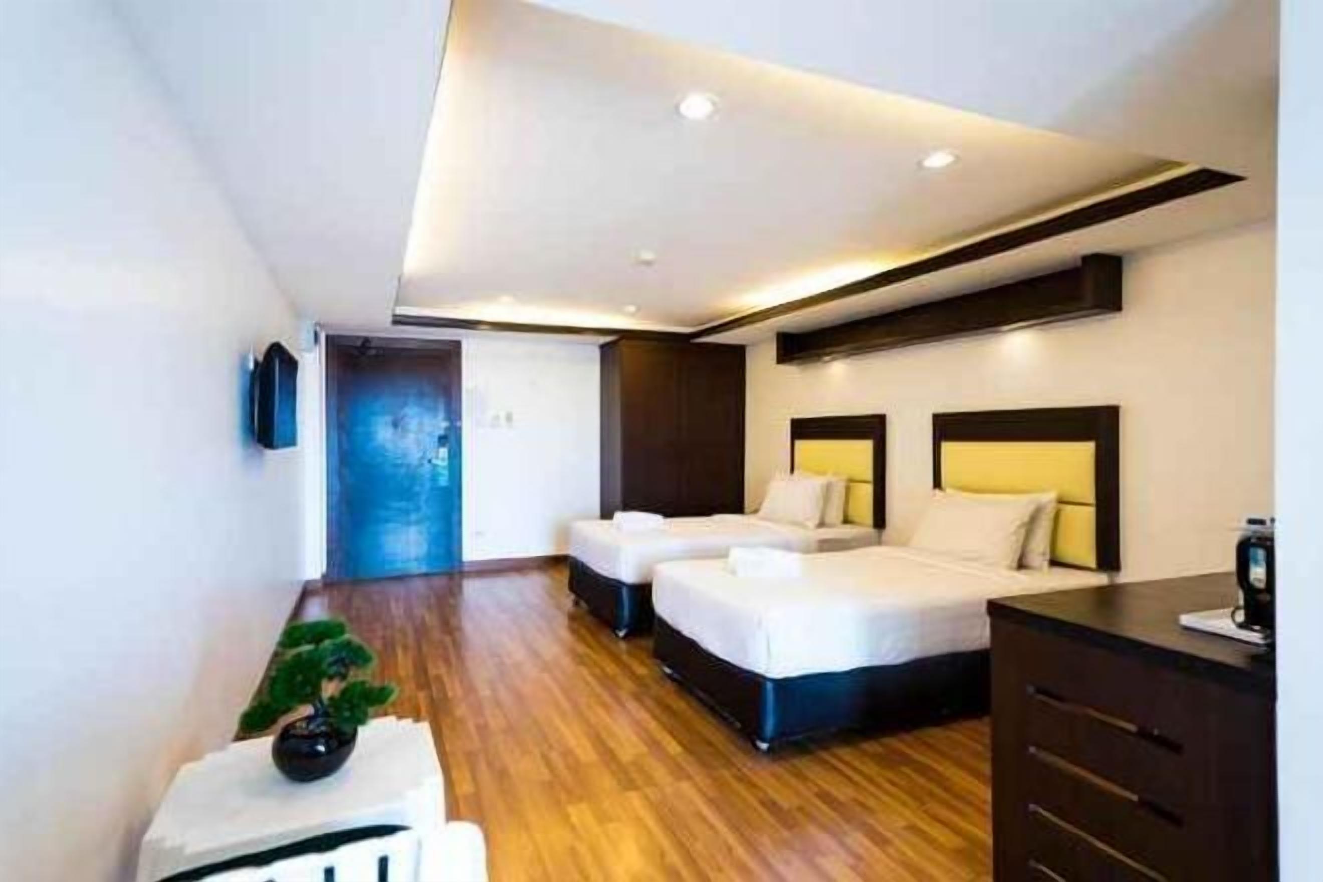 1 bedroom, in-room safe, individually furnished, desk