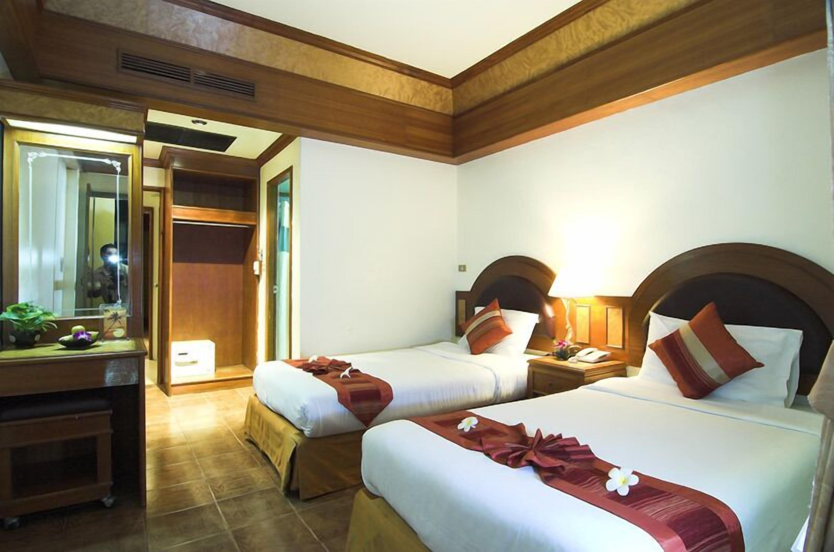 minibar, in-room safe, free wifi