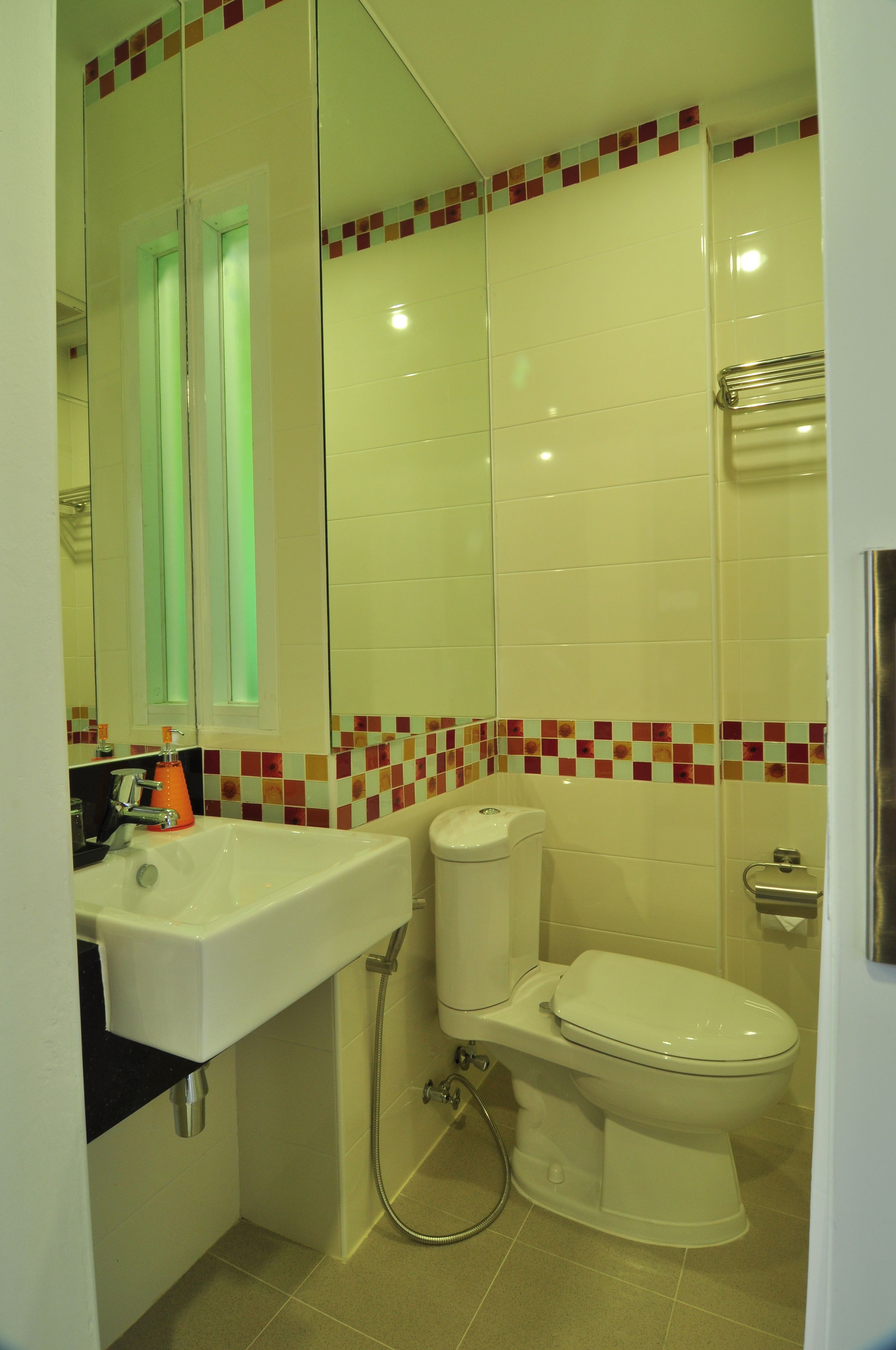 superior double room | bathroom | shower, hair dryer, towels