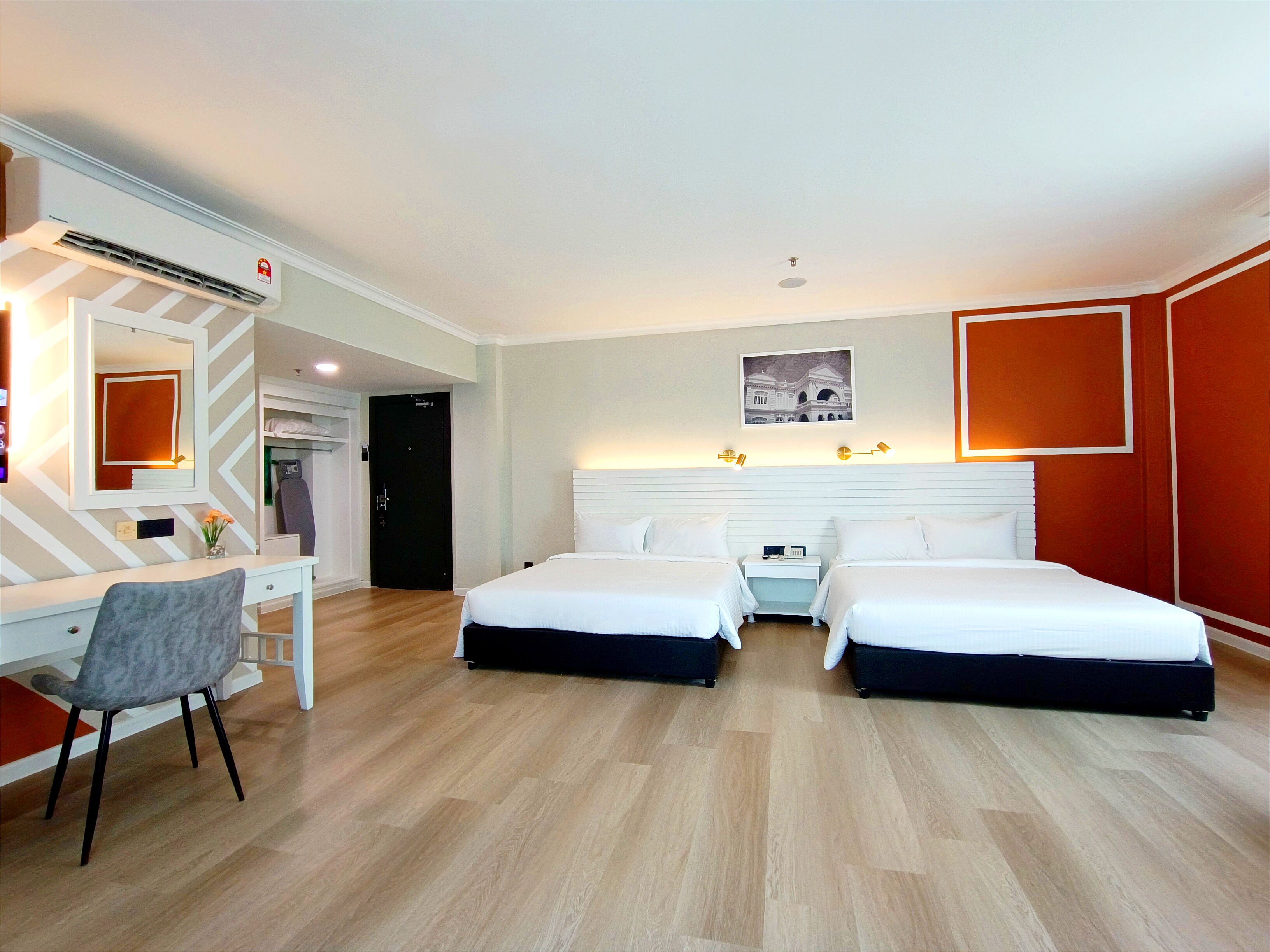 deluxe family | minibar, desk, free wifi, bed sheets