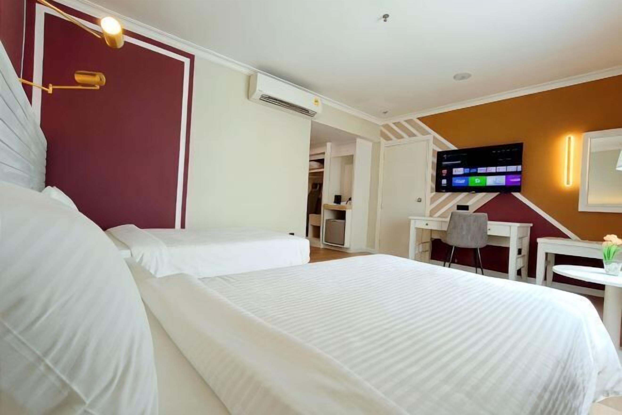 Minibar, bureau, Wi-Fi gratuit, draps fournis