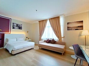 Kamar Double Superior | Minibar, meja kerja, Wi-Fi gratis, dan seprai linen