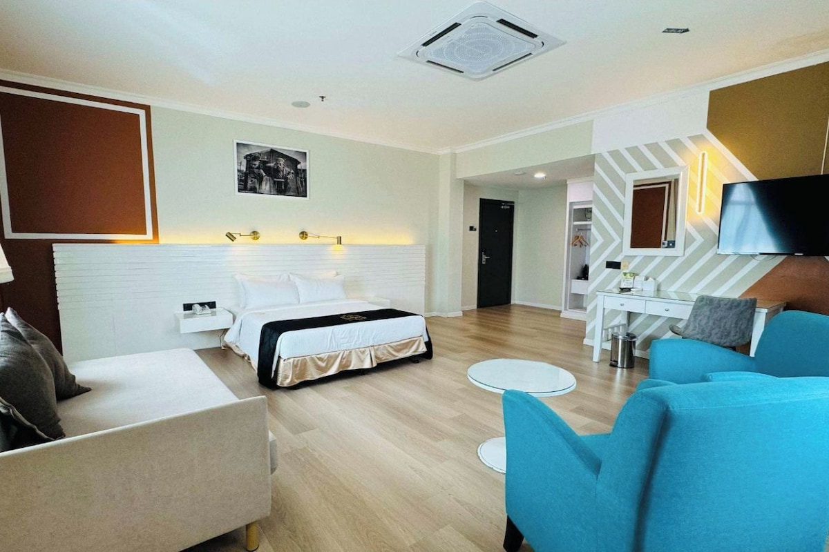Suite | Minibar, free WiFi, bed sheets