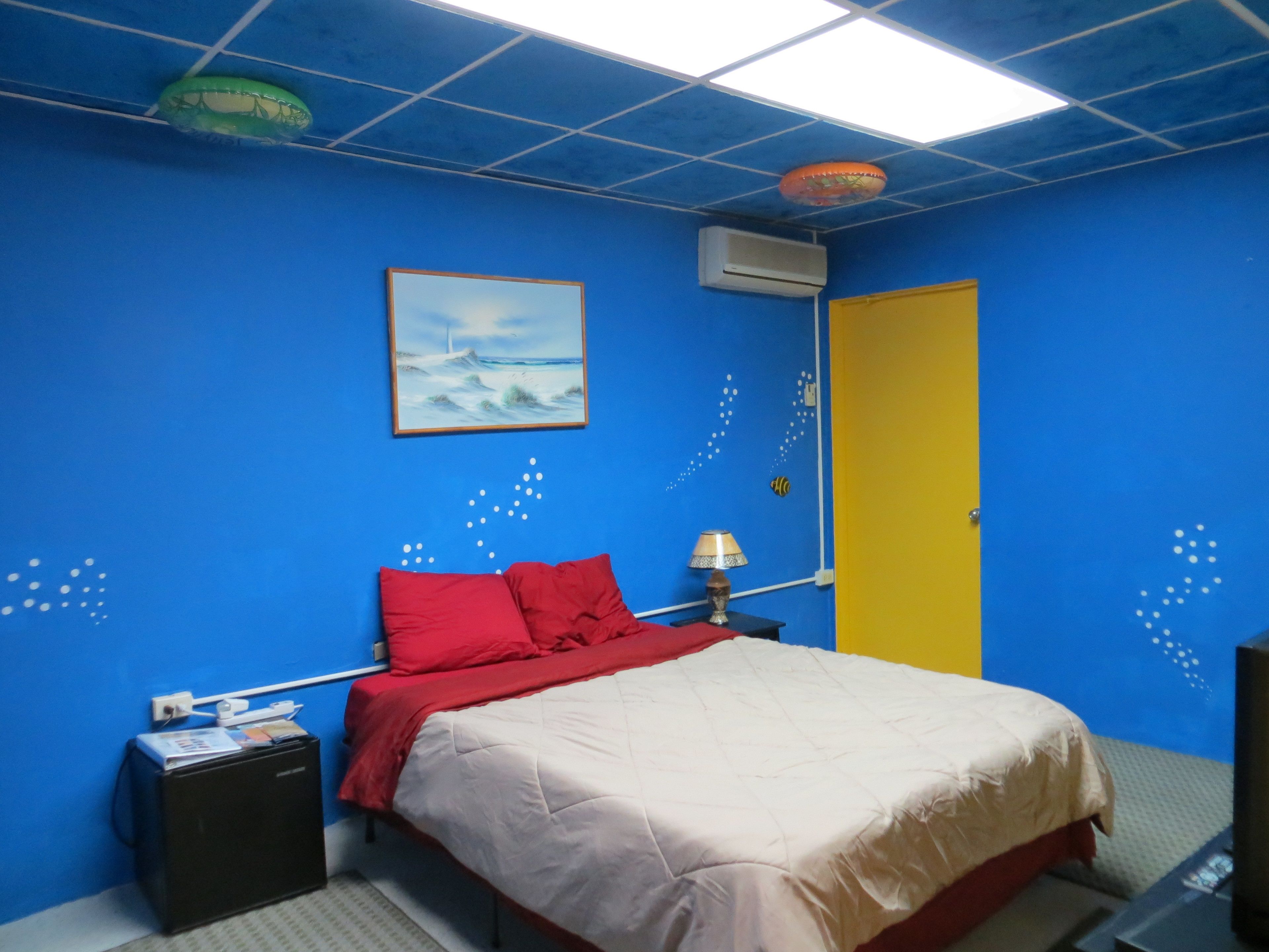 Betten mit Memory-Foam-Matratzen, kostenloses WLAN