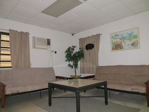 Lobby sitting area - Moonlight Bay Hostel (Fajardo)