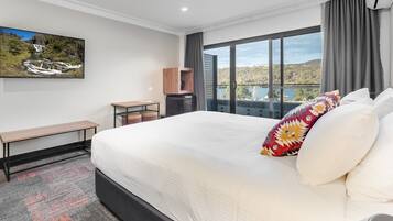 Superior Quadruple Room, Balcony, Lake View | 1 bedroom, desk, laptop workspace, free WiFi