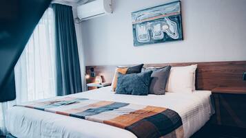 Superior Quadruple Room, Balcony, Lake View | Desk, laptop workspace, free WiFi, bed sheets