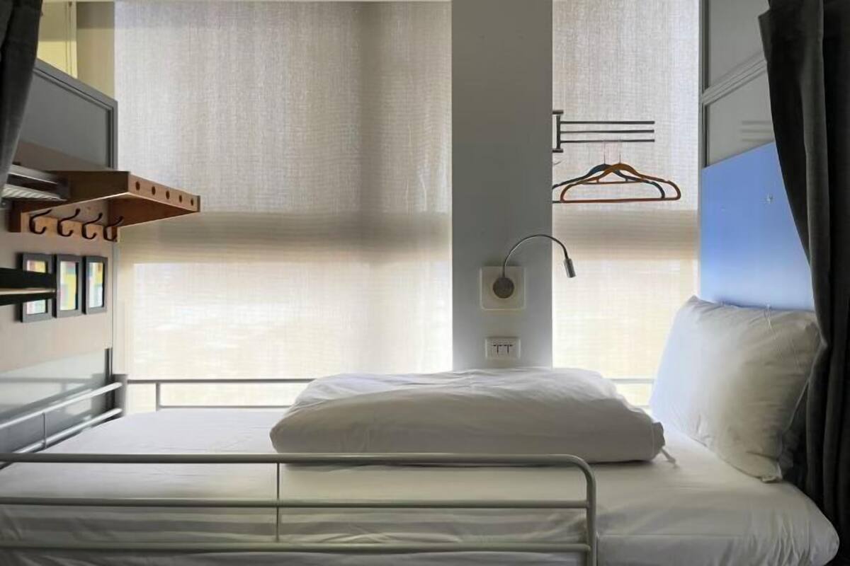 遮光窗簾/窗簾、隔音、免費 Wi-Fi、床單