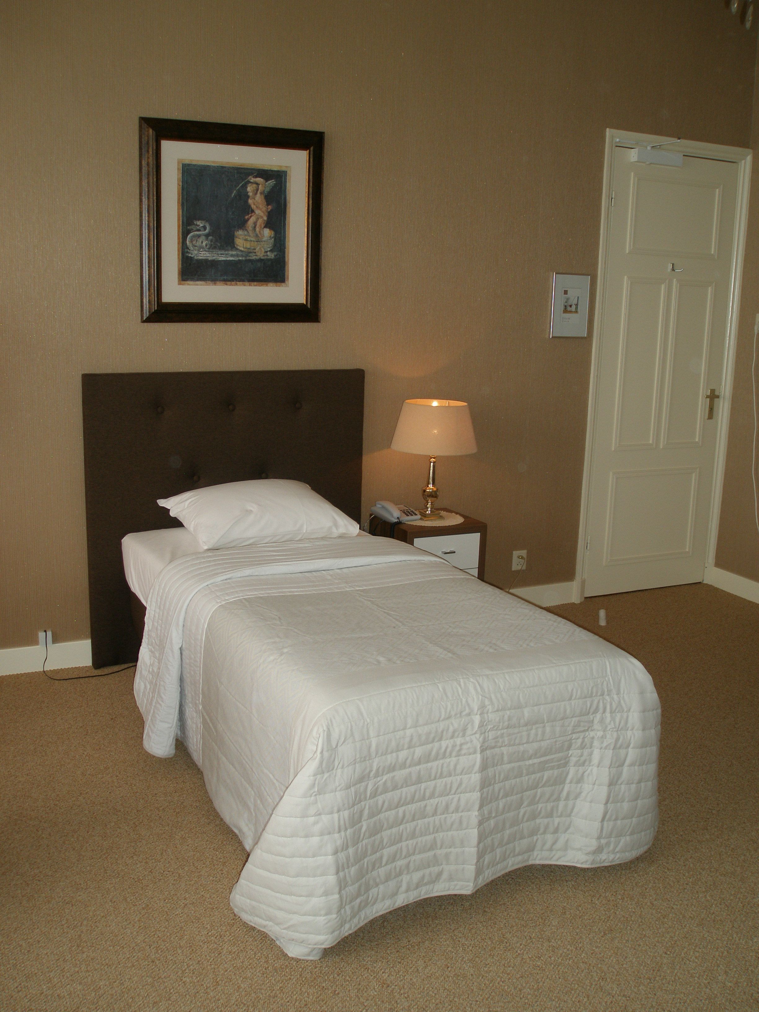 triple room, 3 single beds | children’s theme room