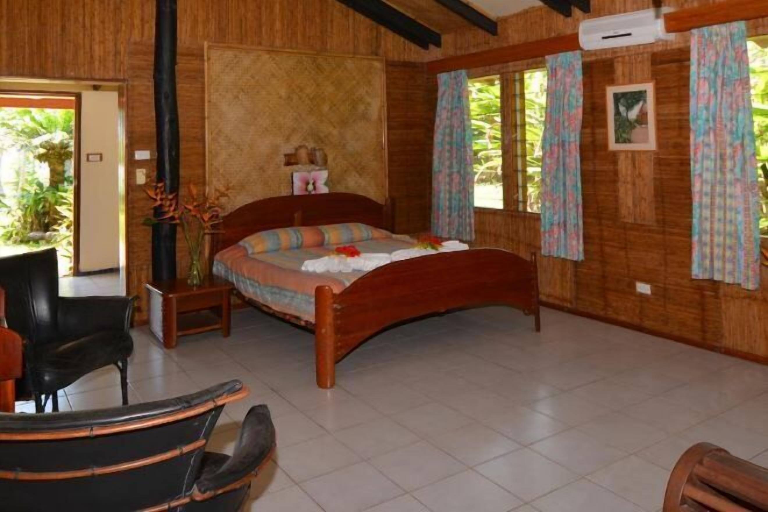 免费 WiFi、床单