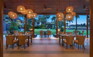 2 restaurants, breakfast, lunch, dinner served; international cuisine