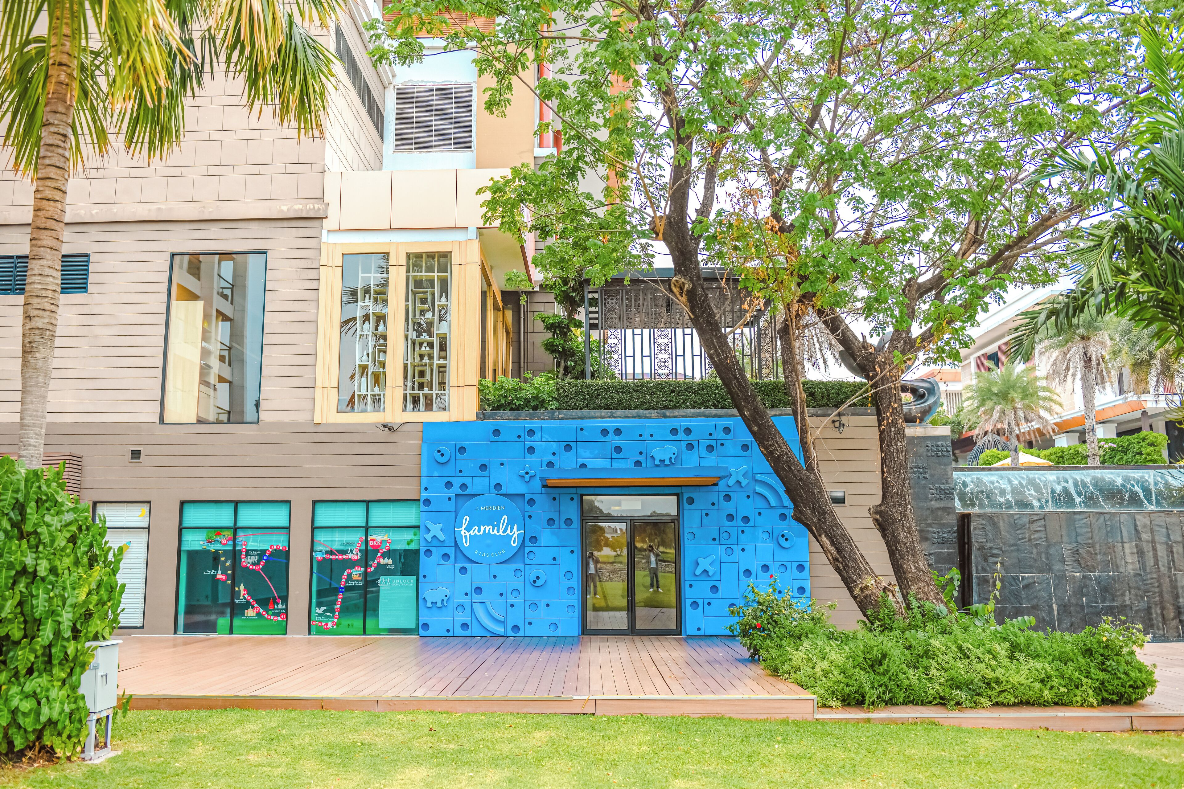 พื้นที่เล่นสำหรับเด็ก - กลางแจ้ง