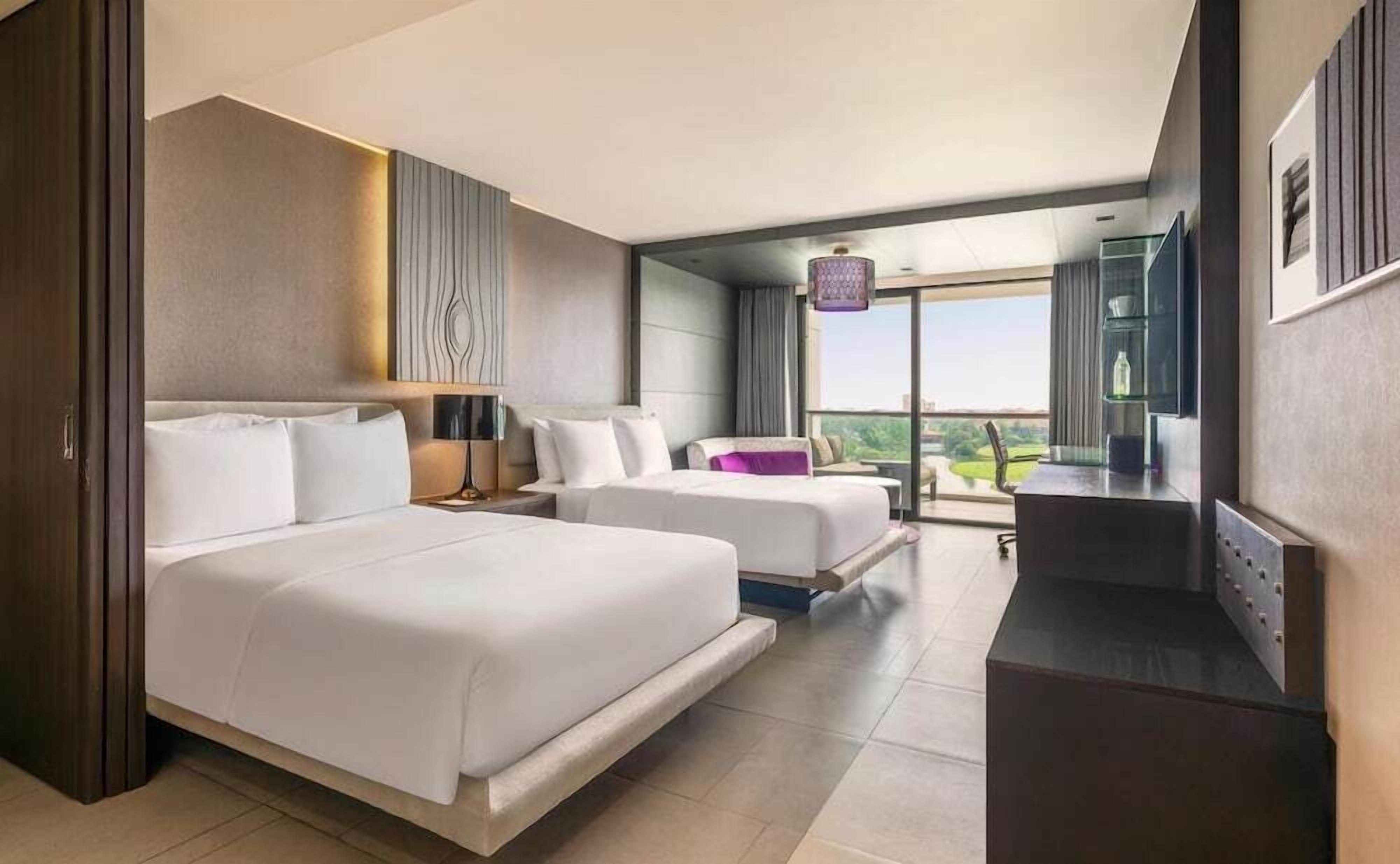 Ropa de cama de alta calidad, camas con pillow-top y minibar 