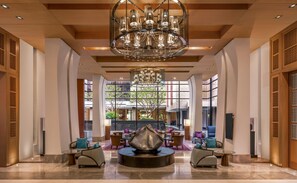 Lobby - Hilton Bangkok Suvarnabhumi Golf Resort & Spa (Bang Phli)