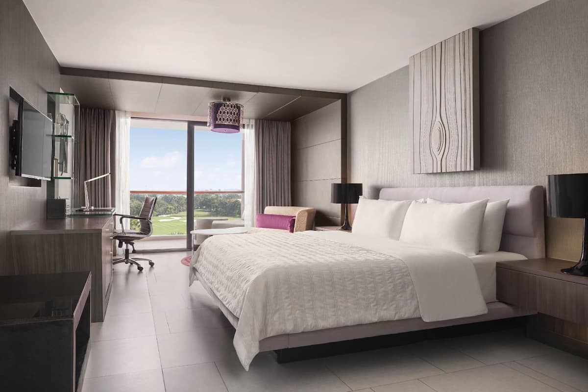 Premium bedding, pillowtop beds, minibar, in-room safe