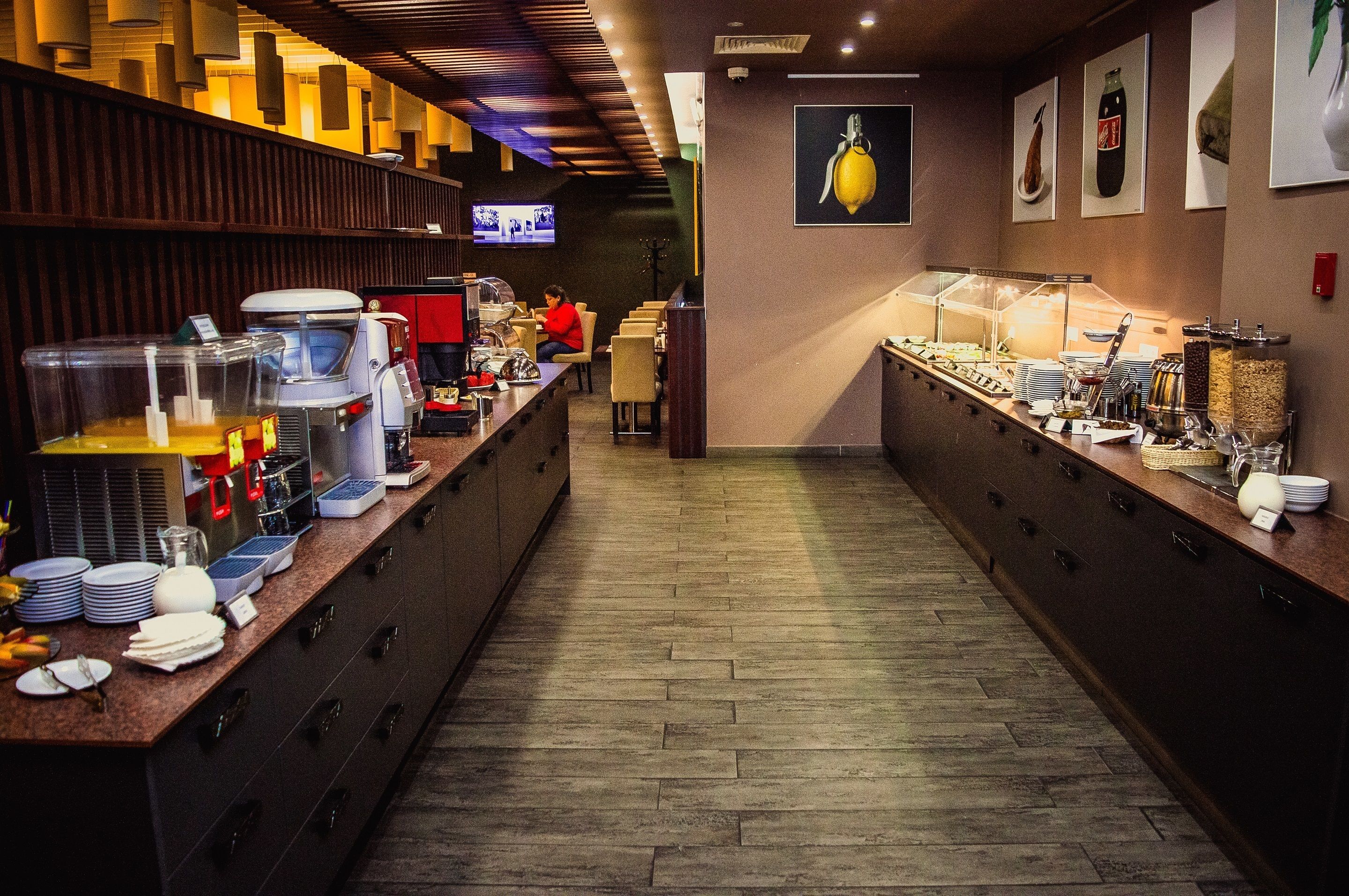 daily continental breakfast for a fee