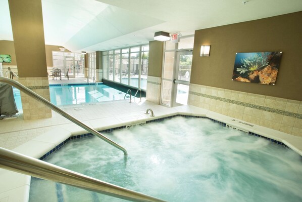 Indoor pool, outdoor pool - Drury Inn & Suites St. Louis Brentwood (Brentwood)