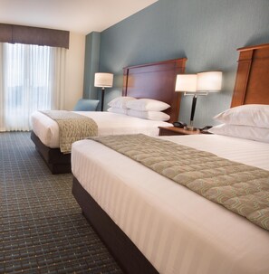 In-room safe, desk, blackout curtains, iron/ironing board - Drury Inn & Suites St. Louis Brentwood (Brentwood)