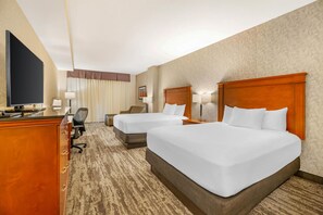 In-room safe, desk, blackout drapes, iron/ironing board - Drury Plaza Hotel St. Louis Brentwood (Brentwood)