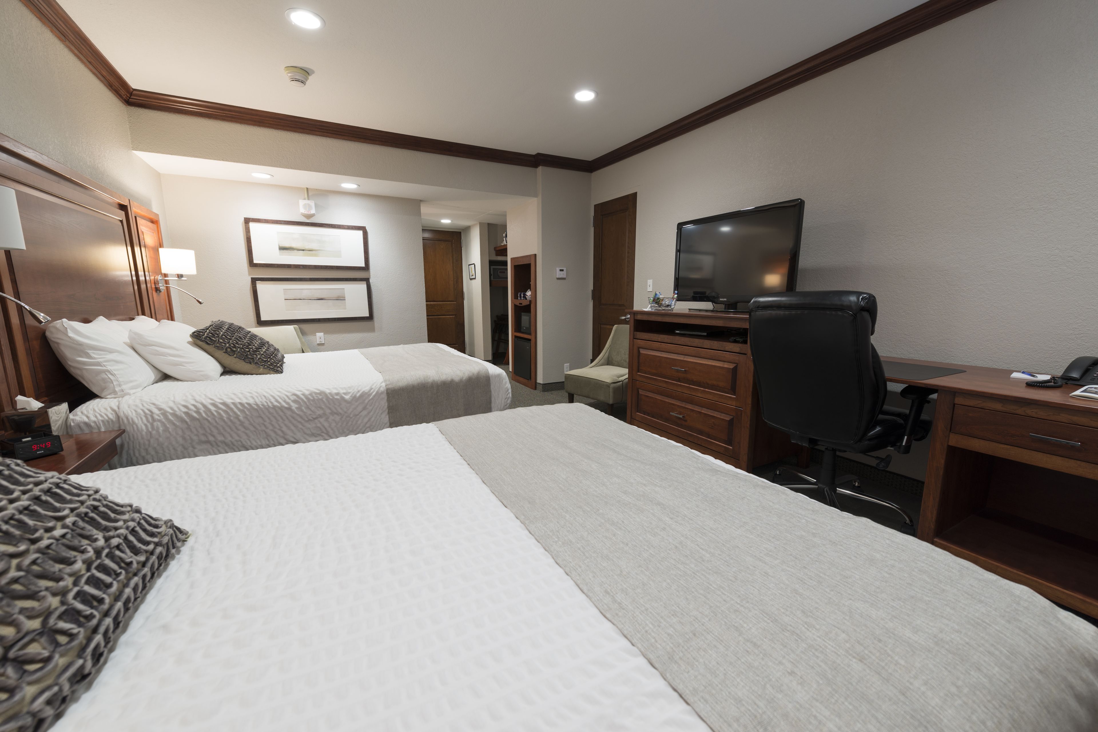 room, 2 double beds, non smoking (guest) | desk, laptop workspace, iron/ironing board, free wifi