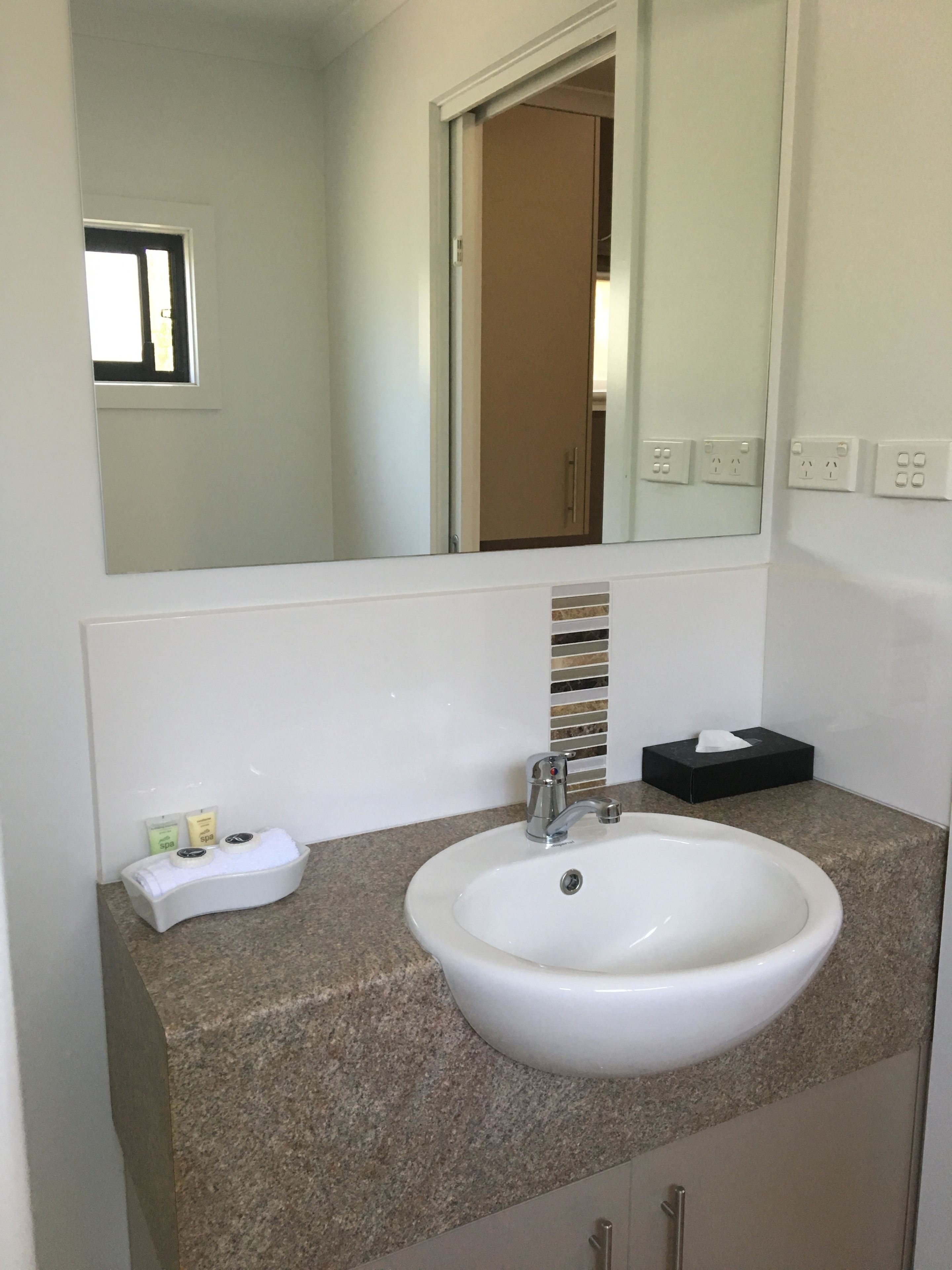 deluxe studio | bathroom | shower, free toiletries, hair dryer, towels