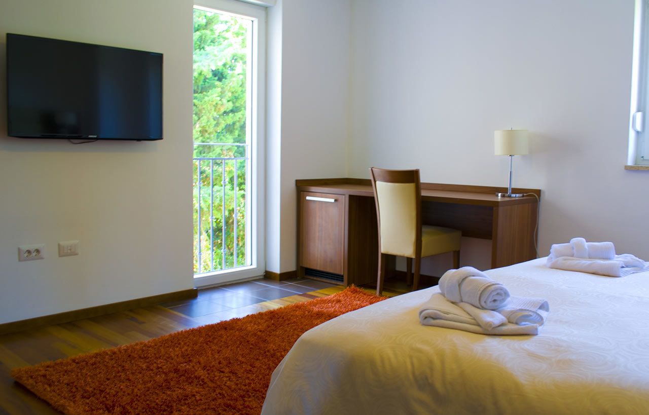 1 bedroom, premium bedding, minibar, in-room safe