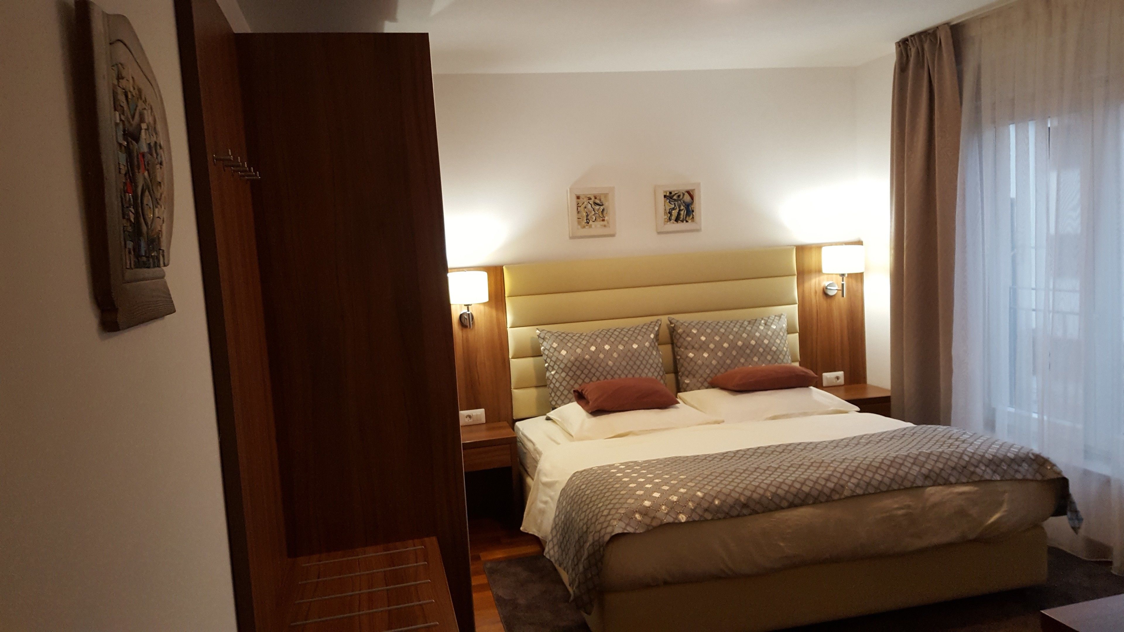 double room | 1 bedroom, premium bedding, minibar, in-room safe