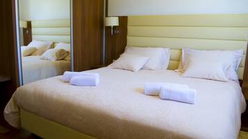 1 bedroom, premium bedding, minibar, in-room safe