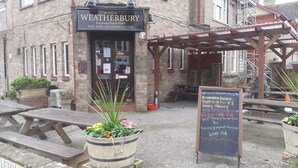 Unclassified image, 3 of 19, button - Weatherbury Hotel (Weymouth)