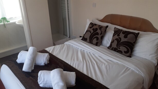 Unclassified image, 1 of 19, button - Weatherbury Hotel (Weymouth)