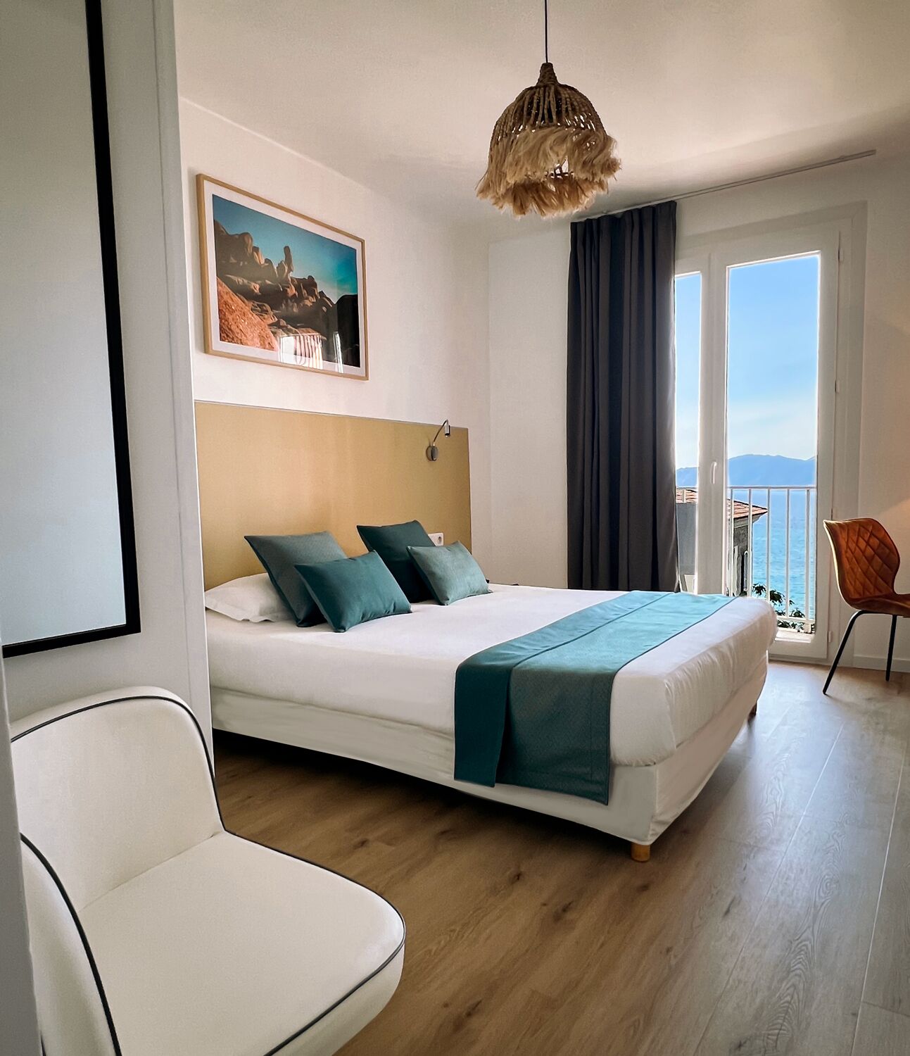 Premium bedding, in-room safe, desk, blackout curtains