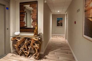 Lobby - L'Isolella (Pietrosella)